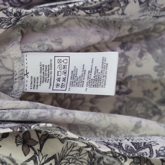 Quarter length paisley viscose top - Picture 4 of 4